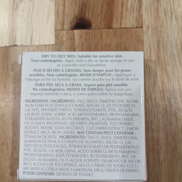 Mary Kay Bronze Dual- Coverage Powder Foundation - Picture 3 of 4